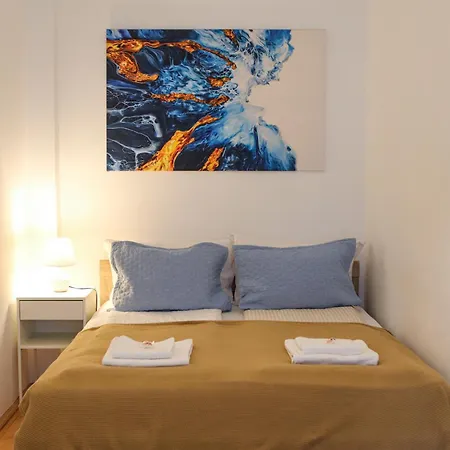 Neuhausz Residenz Ultra-central Apartment *