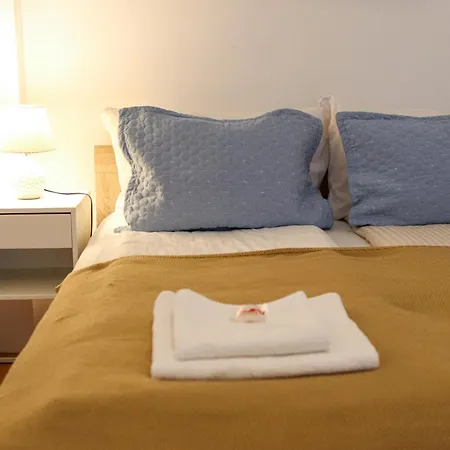 Neuhausz Residenz Ultra-central Apartment *