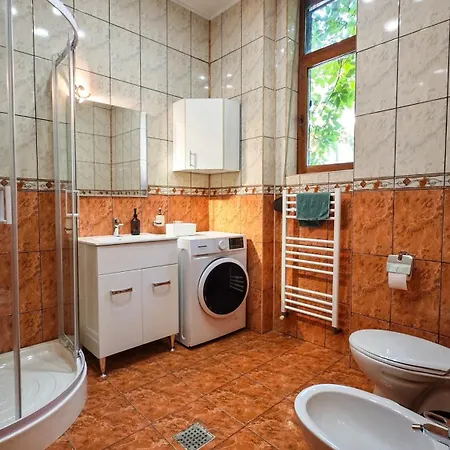 Neuhausz Residenz Ultra-central Apartment *