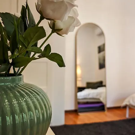 Neuhausz Residenz Ultra-central Apartment