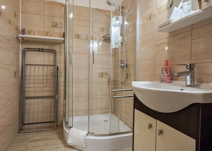 Neuhausz Residenz Ultra-central Apartment